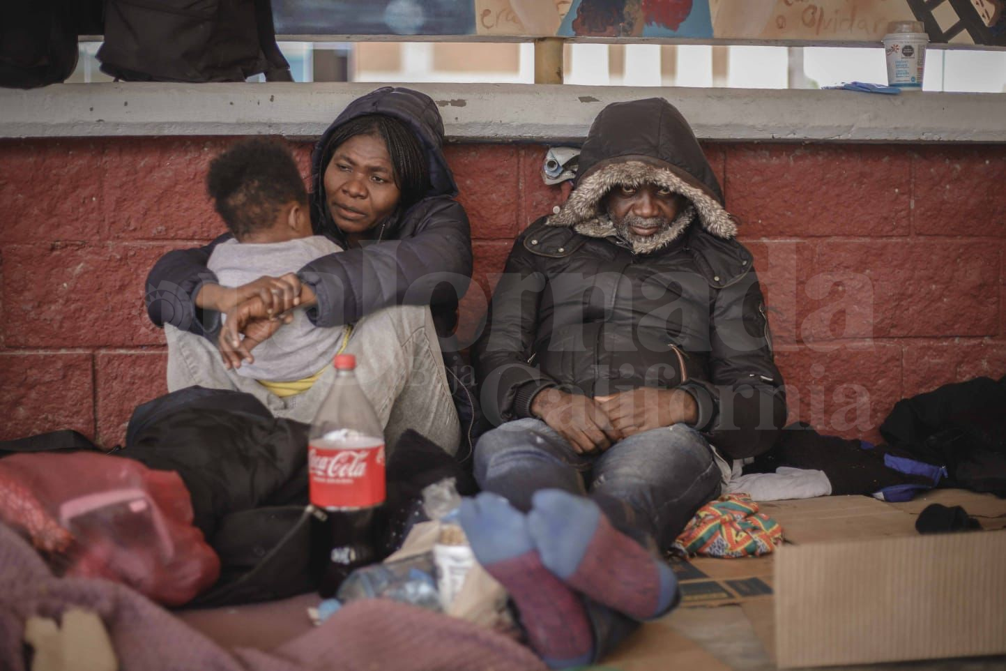 Abandonadas A Su Suerte 4 Familias De Angola Acampan En El Ceart De