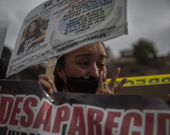 Madre de desaparecida, manifestación 10 de mayo 2021. foto Banco de Imágenes Tijuana