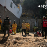 Finalmente, el hombre fue rescatado sin lesiones de gravedad y fue trasladado en estado estable a un hospital para recibir revisión médica.