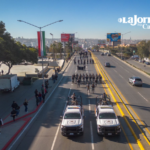 El desfile, que inició sobre el bulevar Rodolfo Sánchez Taboada y concluyó en la calle Juan Ruiz de Alarcón, a un costado del Centro Universitario de Educación en la Salud de la Universidad Autónoma de Baja California (UABC).