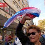 El cortejo fúnebre partió desde la sede del Ejecutivo en una procesión que recorrió las calles de la capital uruguaya hasta el Palacio Legislativo.