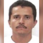 Astillero | Un ataúd dorado